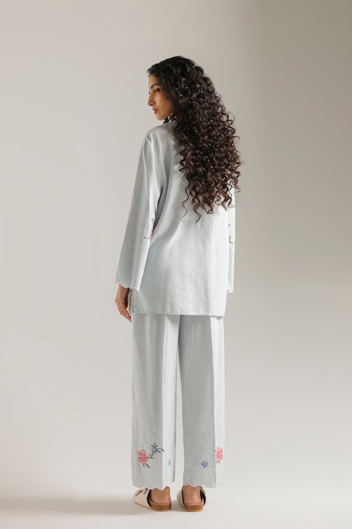 EMBROIDERED SUIT (E0795-106-722)