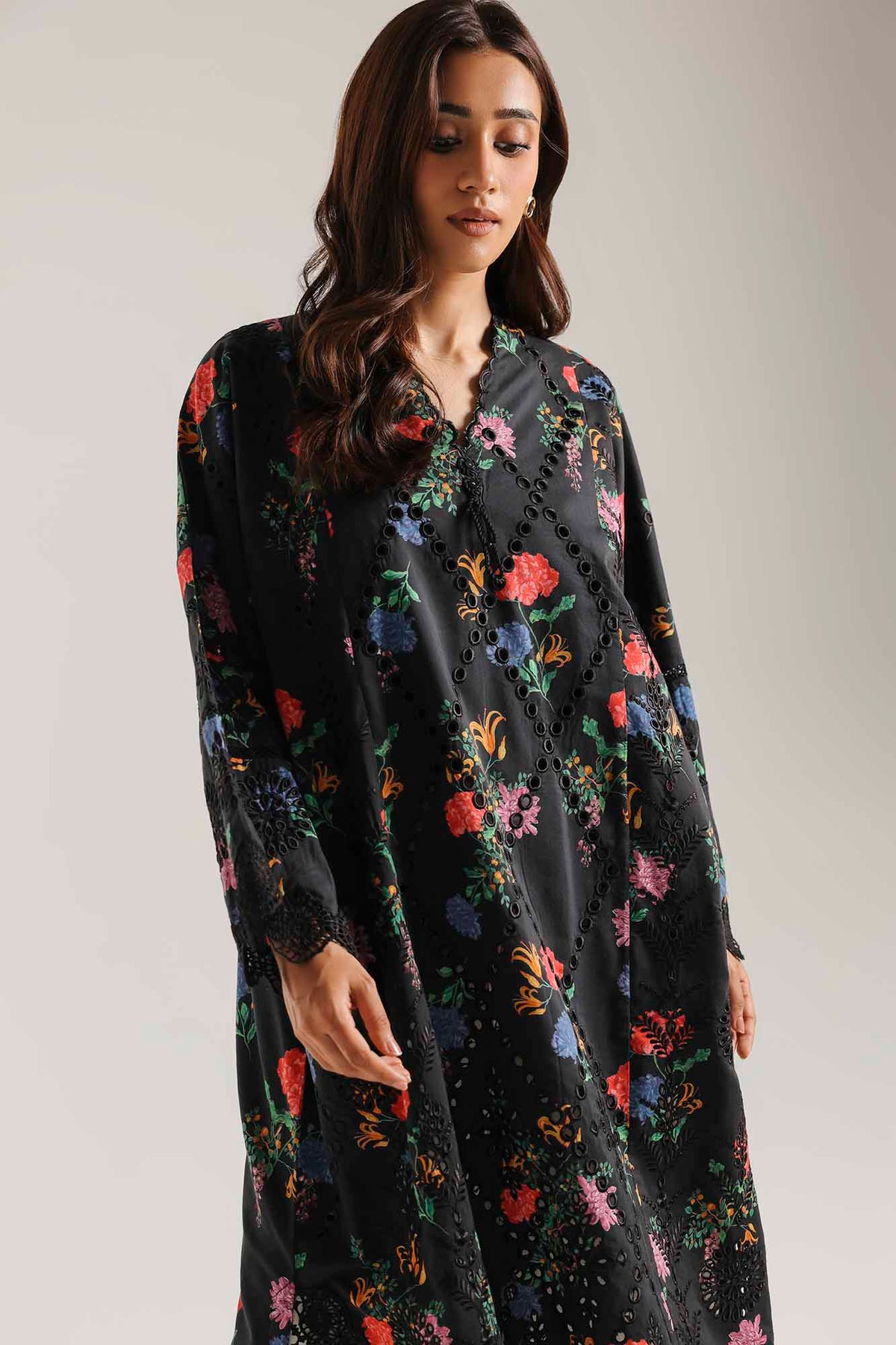 EMBROIDERED SUIT (E4714/103/901)