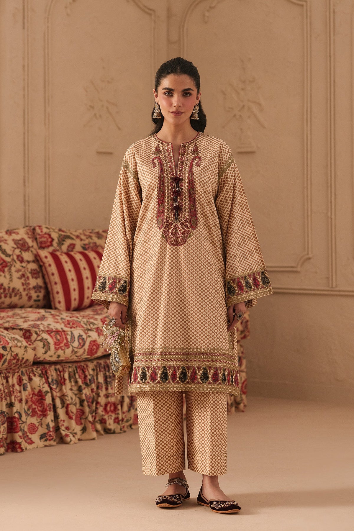 EMBROIDERED SUIT (E4796-103-226)