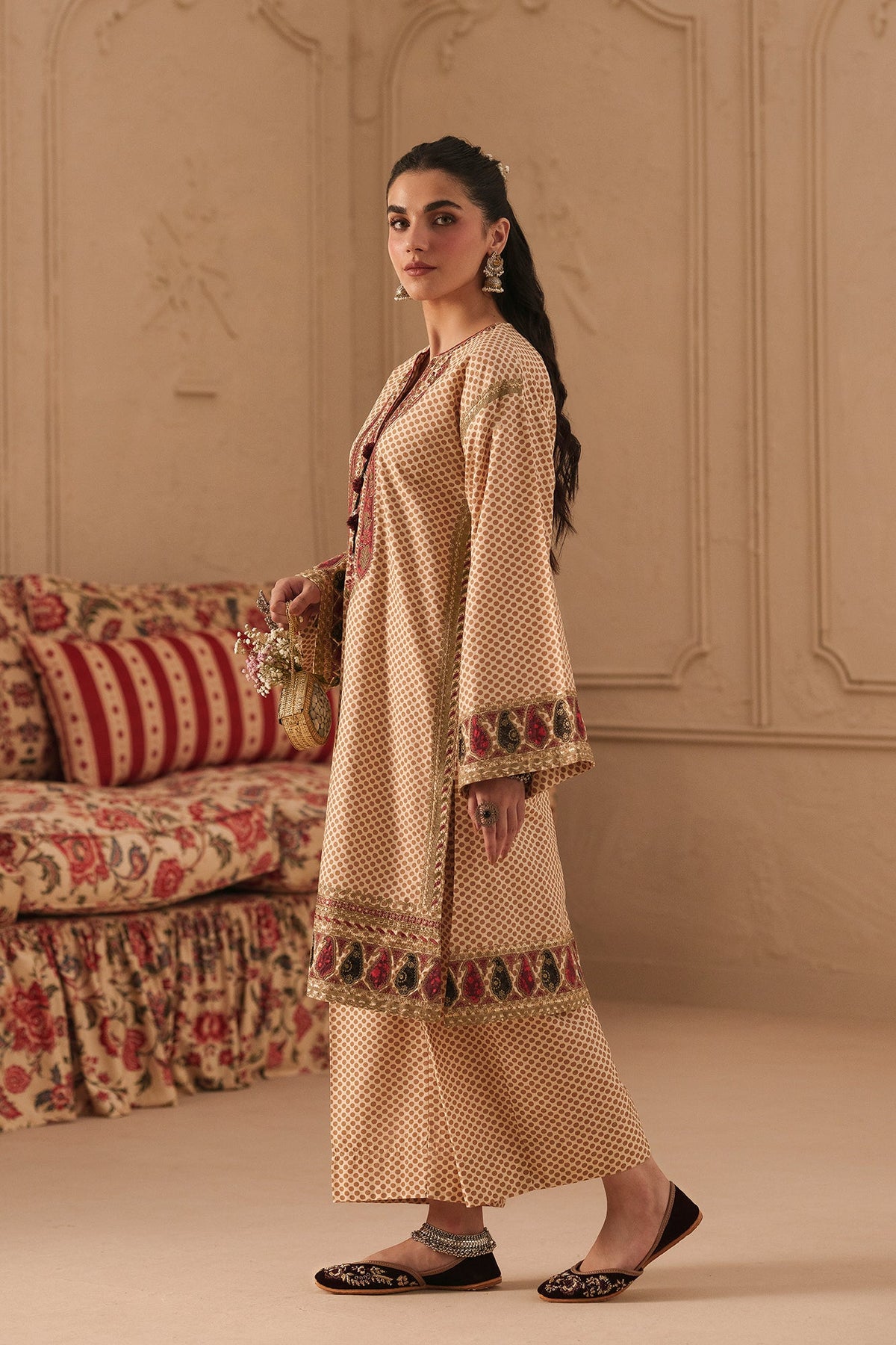 EMBROIDERED SUIT (E4796-103-226)