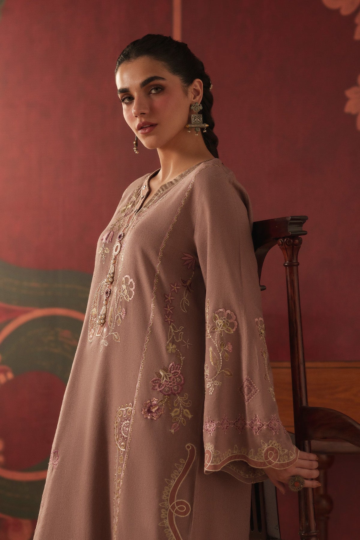EMBROIDERED SUIT (E4878-103-815)